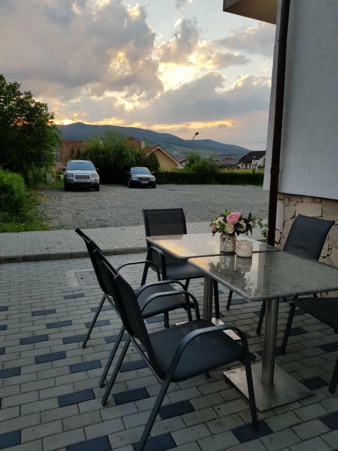 Sara, Alba Gyulafehérvár Kültér fotó